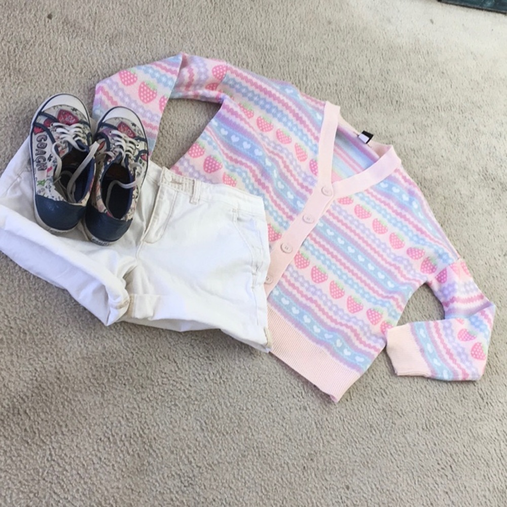 HOT TOPIC/HEART& STRAWBERRY V- NECK HALF BUTTON CARDIGAN/NEW